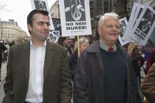 Picture &copy; Peter Marshall, 2004