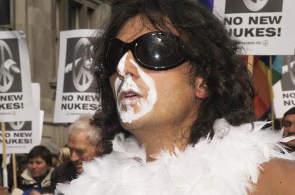 Picture &copy; Peter Marshall, 2004