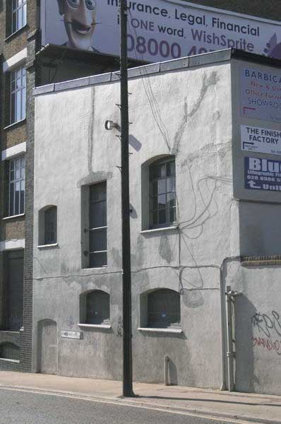 Picture &copy; Peter Marshall, 2004