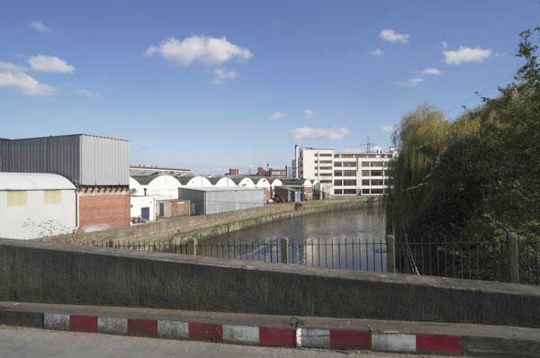 Picture &copy; Peter Marshall, 2004