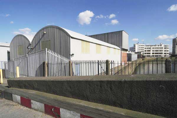 Picture &copy; Peter Marshall, 2004