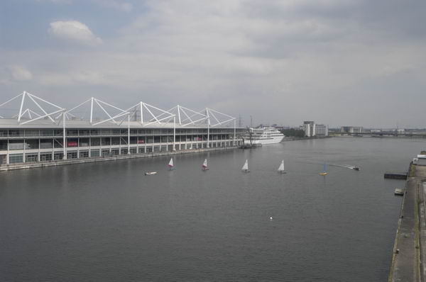 Picture © Peter Marshall, 2004