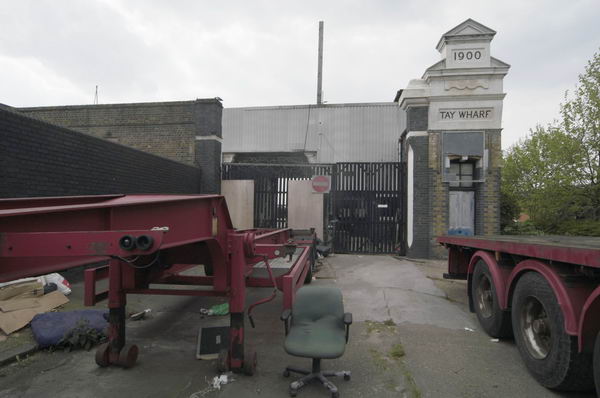 Picture © Peter Marshall, 2004