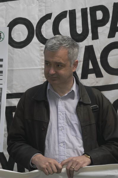 Picture &copy; Peter Marshall, 2004