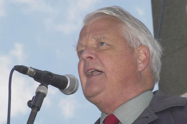 Picture &copy; Peter Marshall, 2004