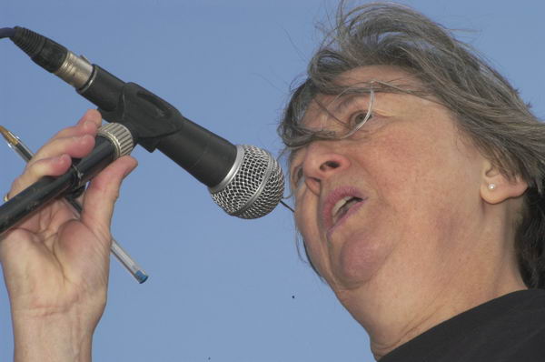 Picture &copy; Peter Marshall, 2004