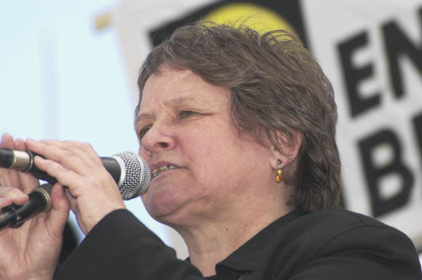 Picture &copy; Peter Marshall, 2004