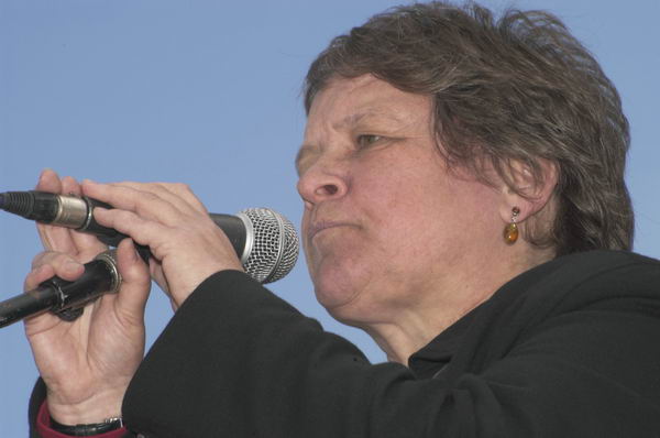 Picture &copy; Peter Marshall, 2004