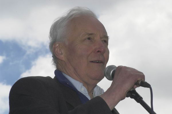 Picture &copy; Peter Marshall, 2004