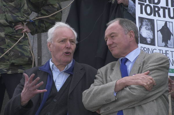 Picture &copy; Peter Marshall, 2004