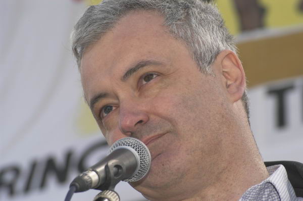 Picture &copy; Peter Marshall, 2004