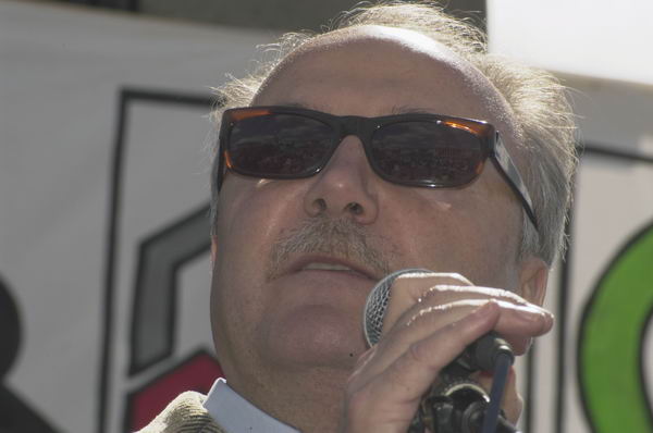 Picture &copy; Peter Marshall, 2004