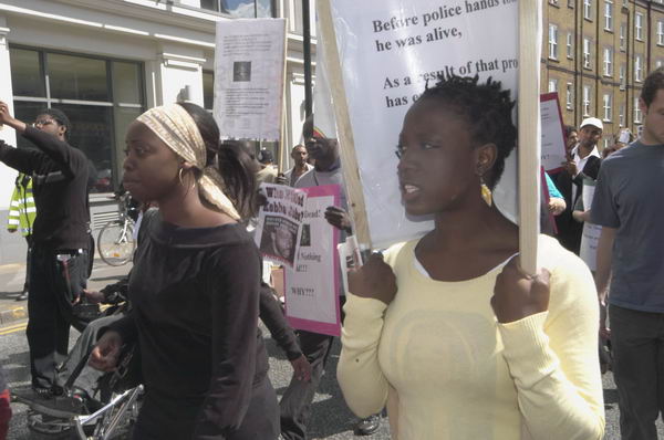 Picture &copy; Peter Marshall, 2004