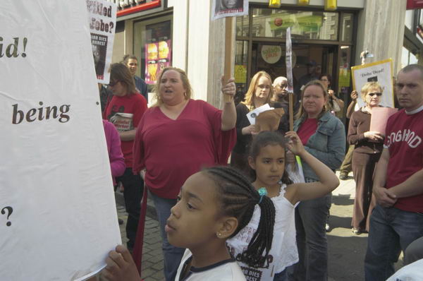 Picture &copy; Peter Marshall, 2004