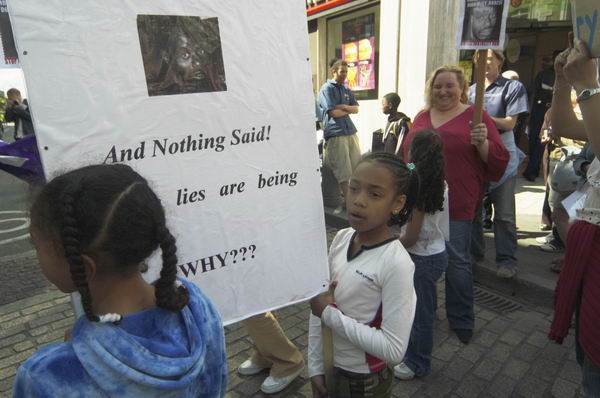 Picture &copy; Peter Marshall, 2004