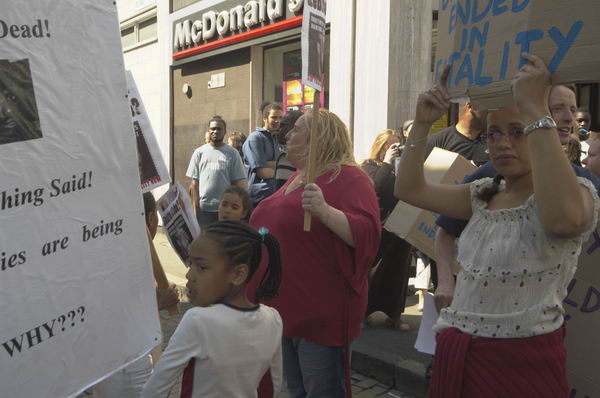 Picture &copy; Peter Marshall, 2004