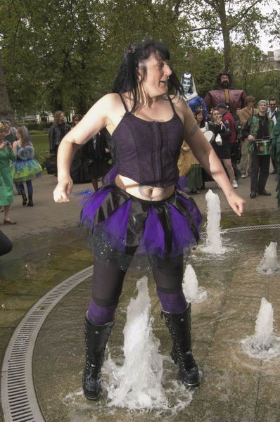 Picture &copy; Peter Marshall, 2004