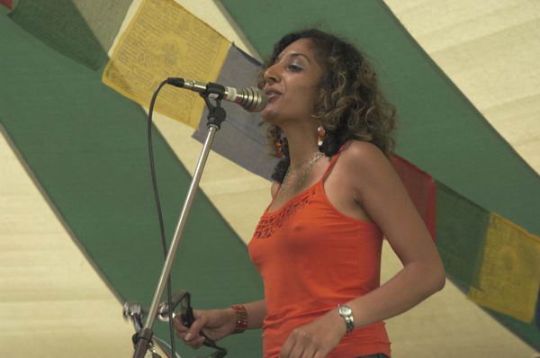 Picture &copy; Peter Marshall, 2004