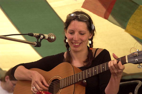 Picture &copy; Peter Marshall, 2004