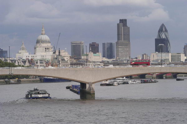 Picture © Peter Marshall, 2004