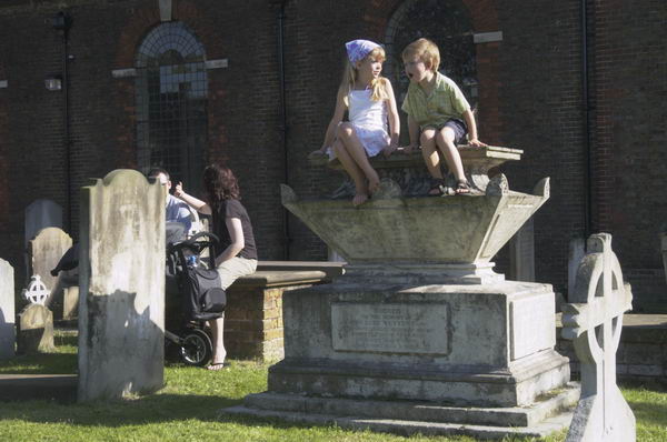 Picture © Peter Marshall, 2004