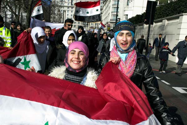 Muslims oppose Samarra bombing. © 2006, Peter Marshall