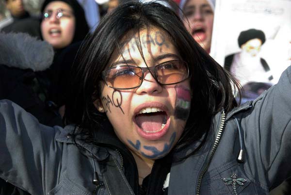 Muslims oppose Samarra bombing. © 2006, Peter Marshall