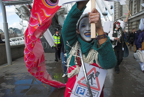 Fools Paradise Parade, London © 2006, Peter Marshall
