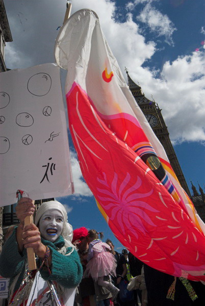 Fools Paradise Parade, London © 2006, Peter Marshall