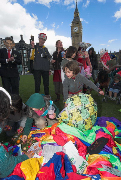 Fools Paradise Parade, London © 2006, Peter Marshall