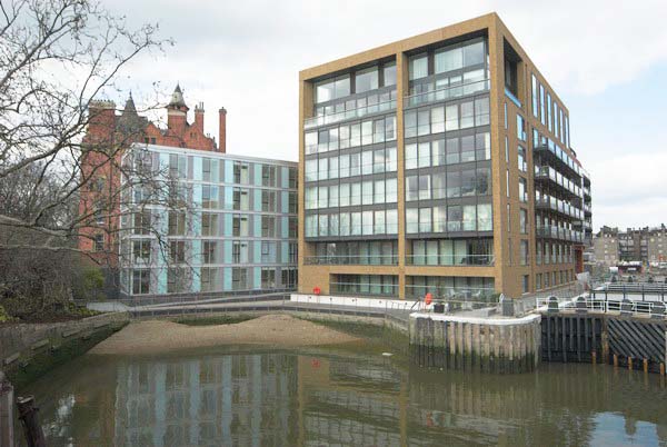 Vauxhall to Battersea © 2006, Peter Marshall