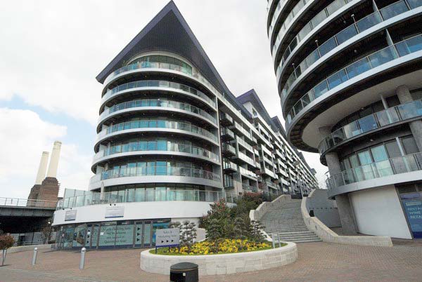 Vauxhall to Battersea © 2006, Peter Marshall