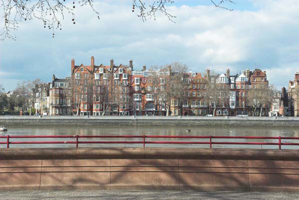 Vauxhall to Battersea © 2006, Peter Marshall