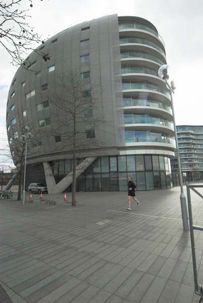 Vauxhall to Battersea © 2006, Peter Marshall