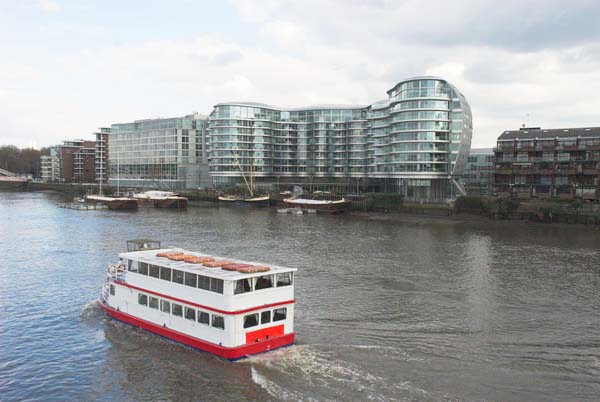 Vauxhall to Battersea © 2006, Peter Marshall