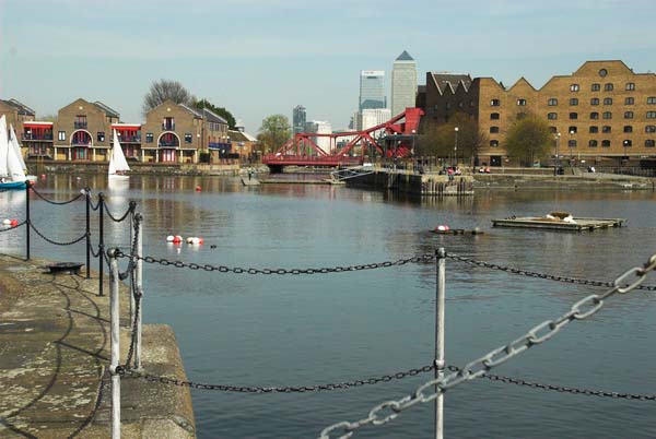 Wapping © 2006, Peter Marshall