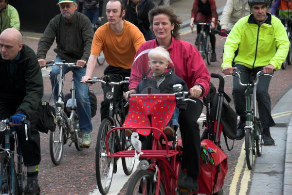 Critical Mass, London © 2006, Peter Marshall