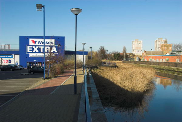 Barking & the Roding © 2007, Peter Marshall