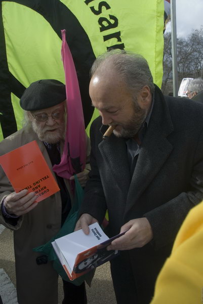 Stop Trident, Troops out of Iraq © 2007, Peter Marshall