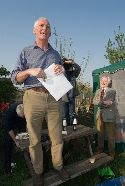 Manor Gardens © 2007, Peter Marshall