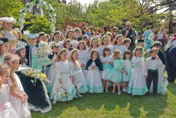 Bromley May Queens © 2007, Peter Marshall