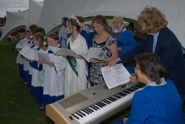 Walton-on-the-Hill May Pageant &copy; 2007, Peter Marshall